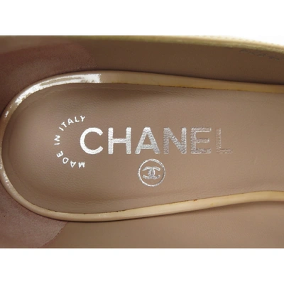 Pre-owned Chanel Beige Patent Leather Sandals