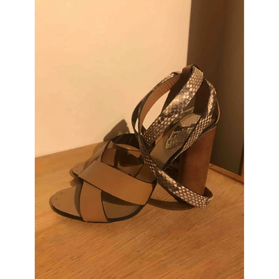 Pre-owned Gucci Leather Sandals In Camel