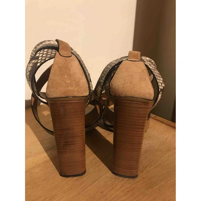 Pre-owned Gucci Leather Sandals In Camel