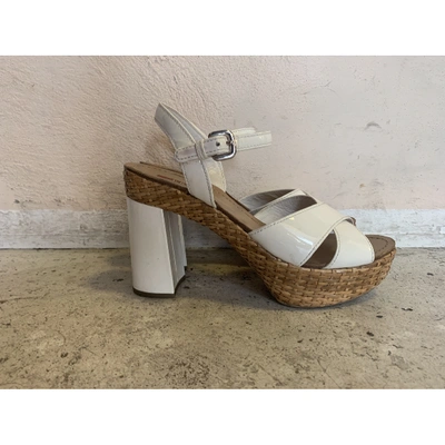 Pre-owned Prada Patent Leather Heels In White