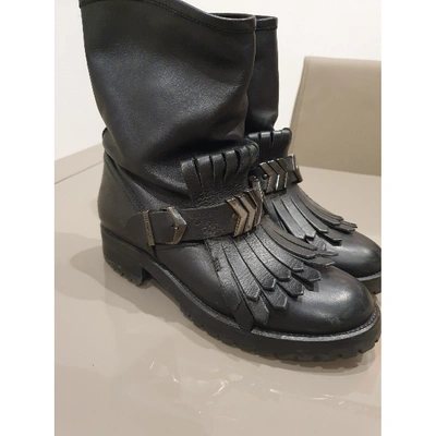 Pre-owned Pinko Leather Buckled Boots In Black