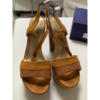 Pre-owned Stuart Weitzman Cloth Sandals In Red