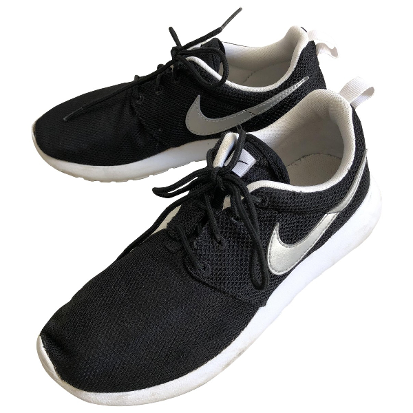 Pre-Owned Nike Roshe Run Black Trainers | ModeSens