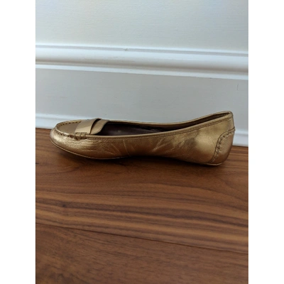 Pre-owned Elie Tahari Leather Ballet Flats In Gold