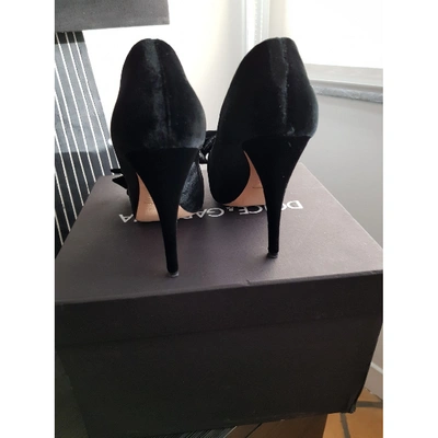 Pre-owned Dolce & Gabbana Velvet Heels In Black