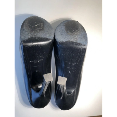 Pre-owned Saint Laurent Trib Too Leather Heels In Black