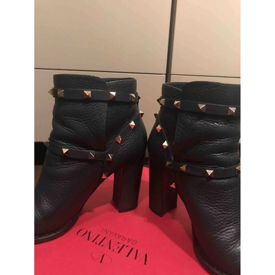 Pre-owned Valentino Garavani Rockstud Grey Leather Ankle Boots