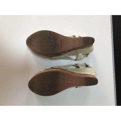 Pre-owned Miu Miu Patent Leather Sandals In Ecru