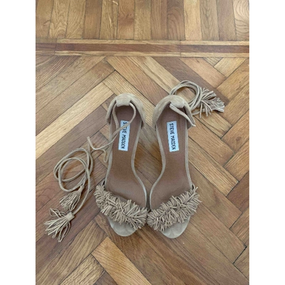 Pre-owned Steve Madden Heels In Beige