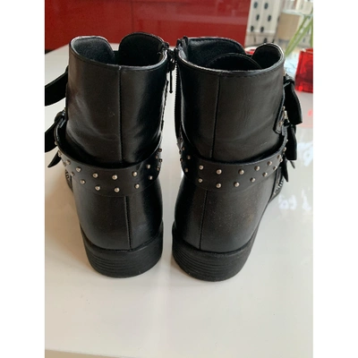 Pre-owned Steve Madden Leather Buckled Boots In Black