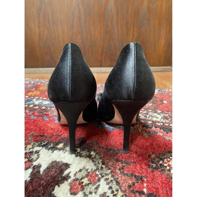 Pre-owned Gina Leather Heels In Black
