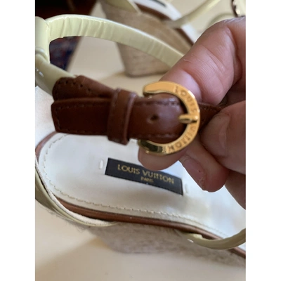 LOUIS VUITTON Pre-owned Patent Leather Sandals In Beige