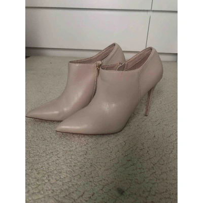 Pre-owned Kurt Geiger Leather Ankle Boots In Ecru