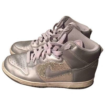 Pre-owned Nike Sb Dunk  Leather Trainers In Silver