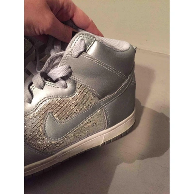 Pre-owned Nike Sb Dunk  Leather Trainers In Silver