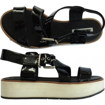 Pre-owned Karl Lagerfeld Patent Leather Sandal In Black