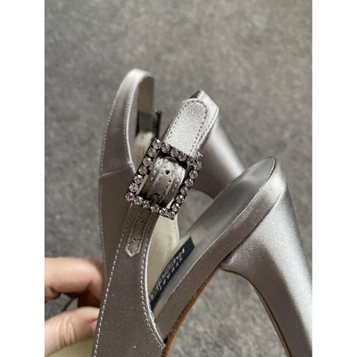 Pre-owned Stuart Weitzman Cloth Heels In Grey