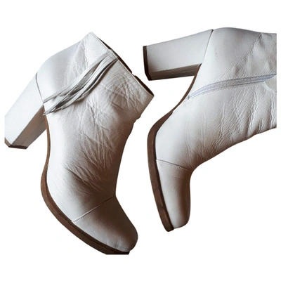 Pre-owned Mauro Grifoni White Leather Ankle Boots