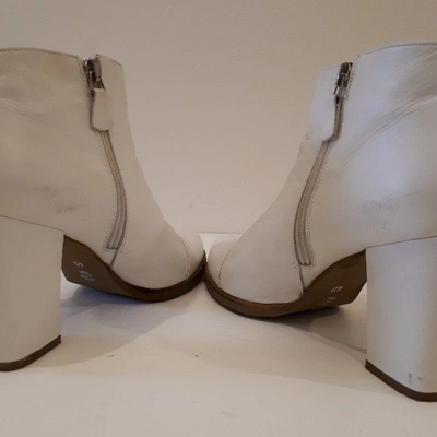 Pre-owned Mauro Grifoni White Leather Ankle Boots
