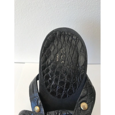 Pre-owned Gucci Black Crocodile Sandals