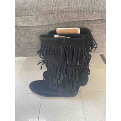 Pre-owned Minnetonka Black Suede Boots