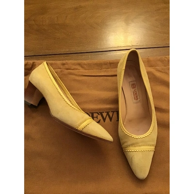 Pre-owned Loewe Heels In Yellow