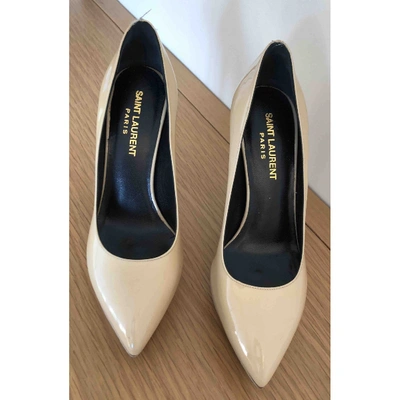 Pre-owned Saint Laurent Janis Beige Patent Leather Heels