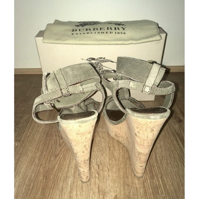 Pre-owned Burberry Khaki Suede Sandals