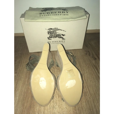 Pre-owned Burberry Khaki Suede Sandals