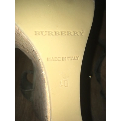 Pre-owned Burberry Khaki Suede Sandals