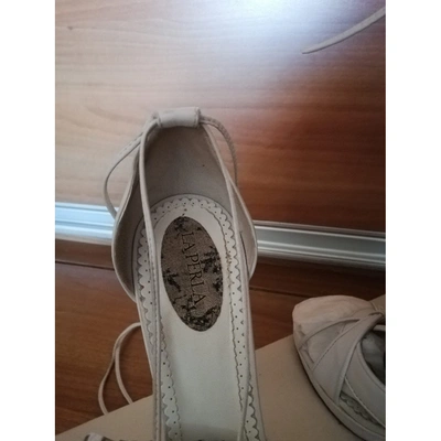 Pre-owned La Perla Leather Sandals In White