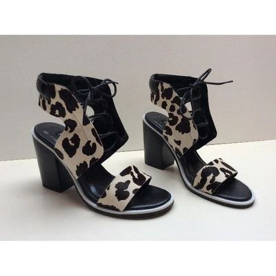 Pre-owned Senso Pony-style Calfskin Sandals