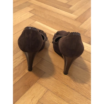 Pre-owned Moschino Heels In Brown