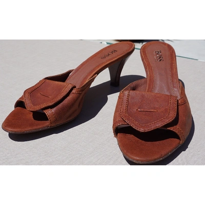 Pre-owned Hugo Boss Leather Mules In Brown