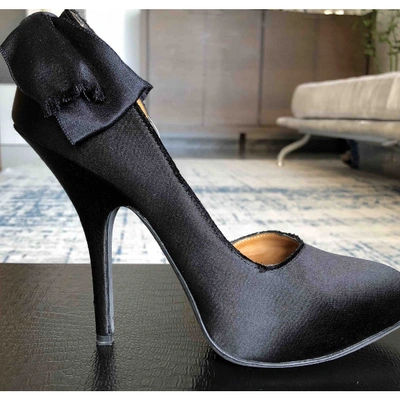 Pre-owned Lanvin Cloth Heels In Black