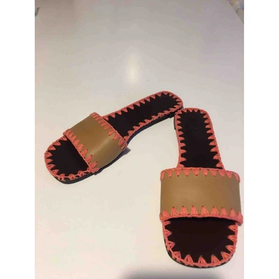 Pre-owned Dkny Beige Leather Sandals