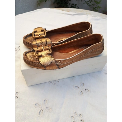 Pre-owned Chloé Leather Flats In Gold