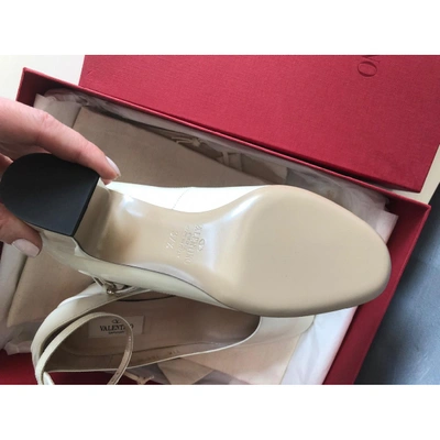 Pre-owned Valentino Garavani Tango White Patent Leather Heels