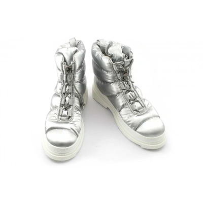 Pre-owned Chanel Silver Cloth Boots