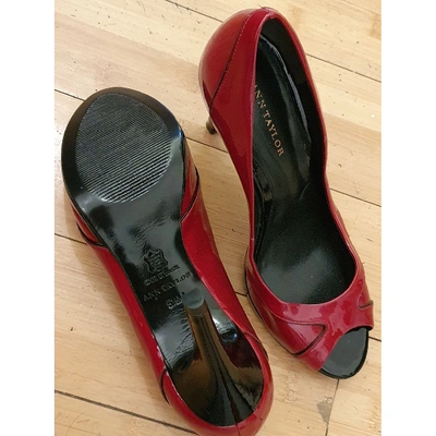 Pre-owned Ann Taylor Patent Leather Heels In Red