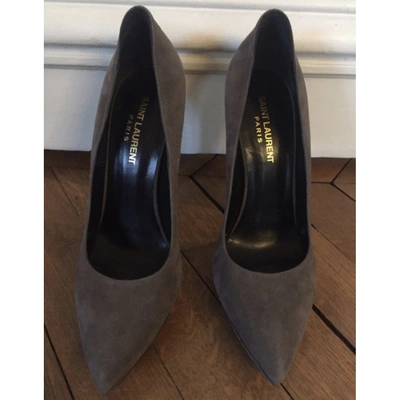 Pre-owned Saint Laurent Janis Heels In Grey