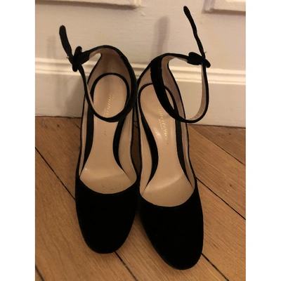 Pre-owned Gianvito Rossi Heels In Black