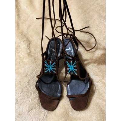 Pre-owned Gina Sandals In Brown
