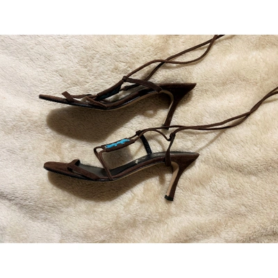 Pre-owned Gina Sandals In Brown