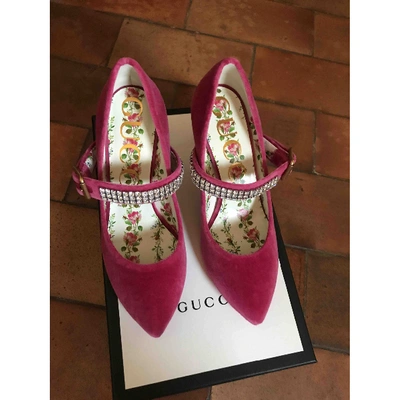 Pre-owned Gucci Sylvie Velvet Heels In Pink