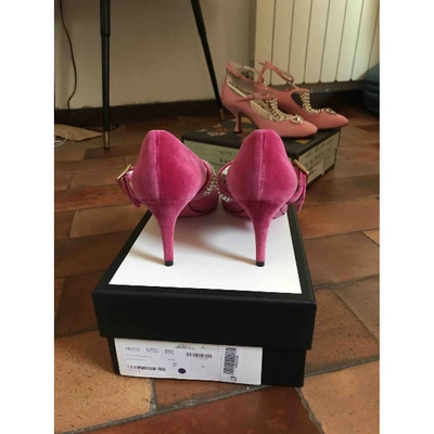 Pre-owned Gucci Sylvie Velvet Heels In Pink