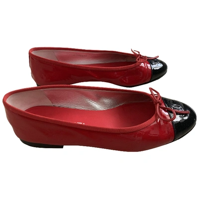 Pre-owned Chanel Patent Leather Ballet Flats In Red