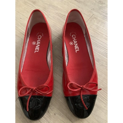 Pre-owned Chanel Patent Leather Ballet Flats In Red