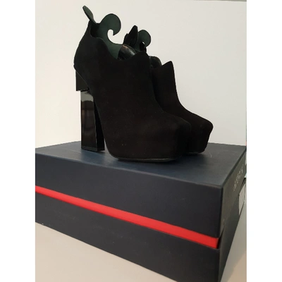 Pre-owned Aperlai Black Suede Ankle Boots