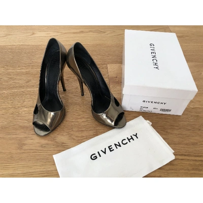 Pre-owned Givenchy Leather Sandal In Gold